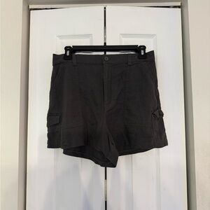 Women’s Hollister Cargo Shorts – Size Medium